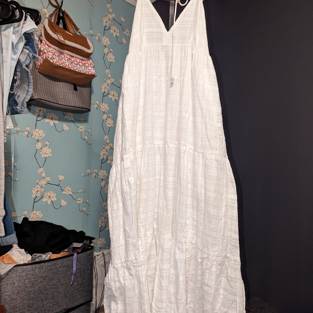 Zara White Sleeveless V-Neck Maxi Dress